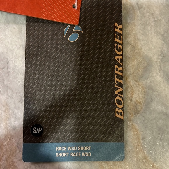 Bontrager Men’s biking shorts - Picture 4 of 5